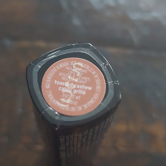 Lipstick - Picture 2 of 4